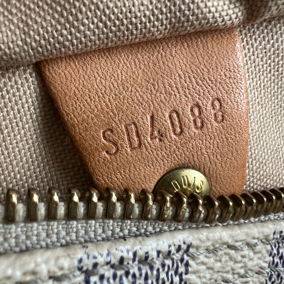 Louis Vuitton Soeedy 30 Bag - Picture 13 of 14